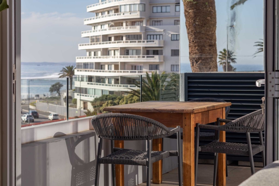 2 Bedroom Property for Sale in Sea Point Western Cape
